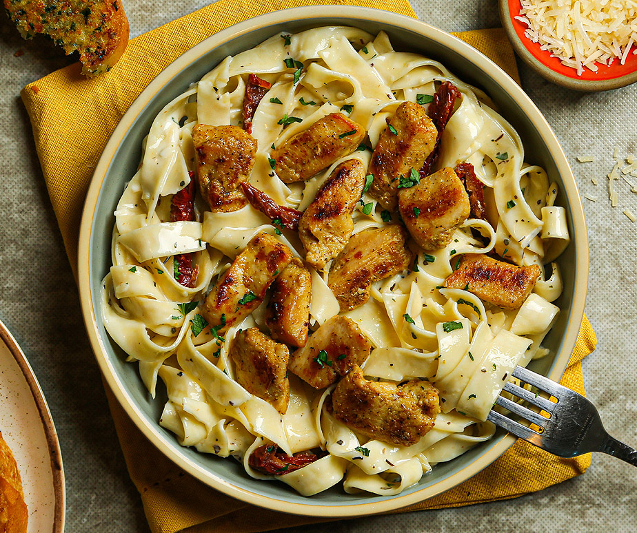 3 Chicken Alfredo Pasta Web